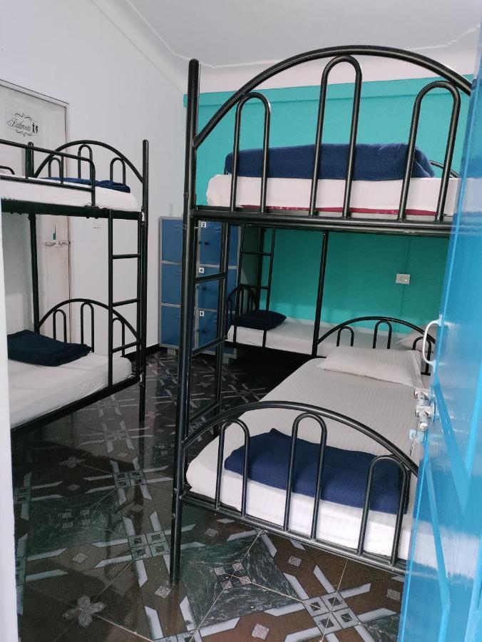 Goanvibes Hostel อันจูนา ภายนอก รูปภาพ
