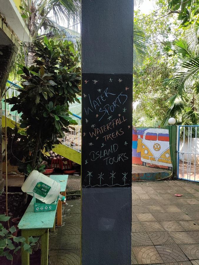 Goanvibes Hostel อันจูนา ภายนอก รูปภาพ