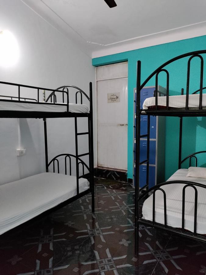 Goanvibes Hostel อันจูนา ภายนอก รูปภาพ
