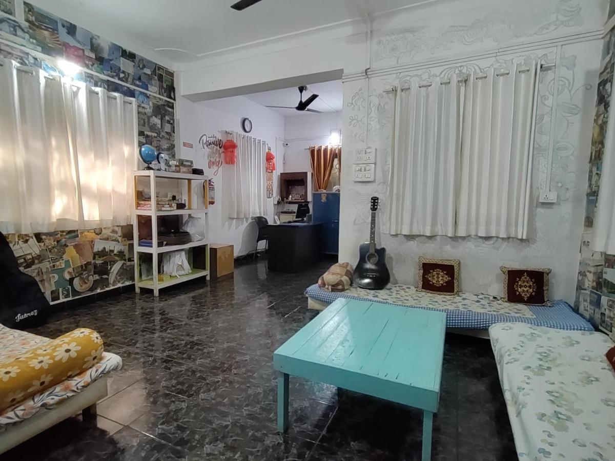 Goanvibes Hostel อันจูนา ภายนอก รูปภาพ